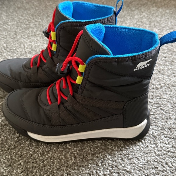 Sorel Other - Sorel Kids Winter Boots with Blue Lining and Red Laces